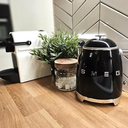 Apartment Design In Old Town-free Parking-balcony