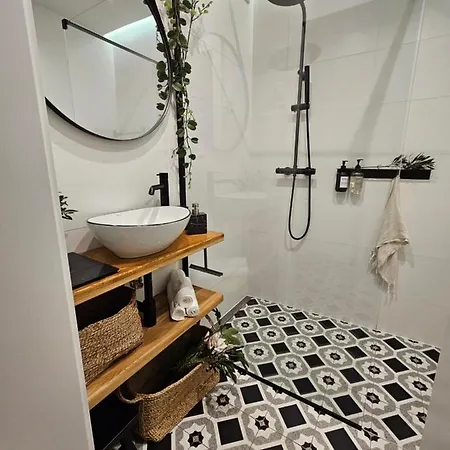 Design In Old Town-free Parking-balcony